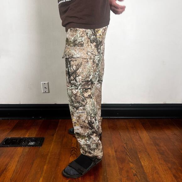 Cabelas Real Tree Fleece Lined Camo Cargo Pants - Picture 5 of 6